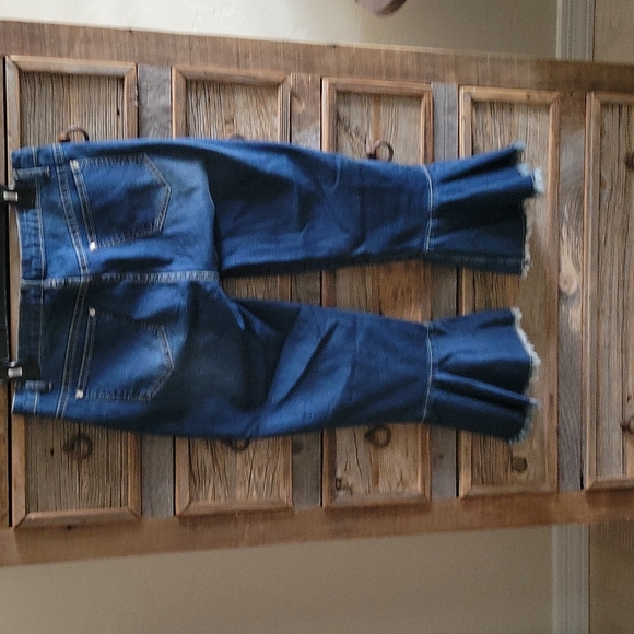 Jeans, cropped flare, rough edge V Christina size 6 button zipper fly - Picture 3 of 7